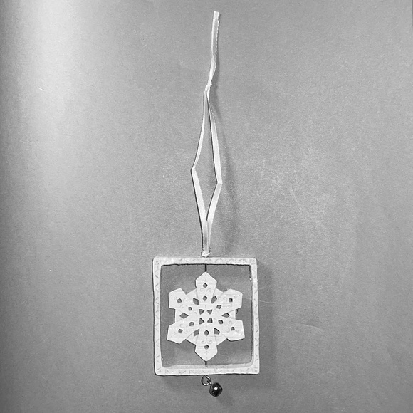 Hallmark Spinning Snowflake Ornament - Picture 1 of 6